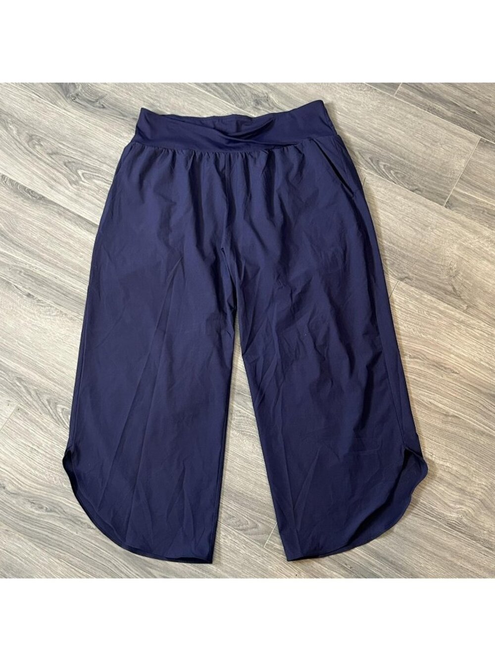 HALARA Navy Cropped Wide-Leg Pants